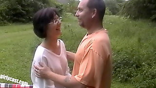 Lisa and her cuckold outdoor threesome